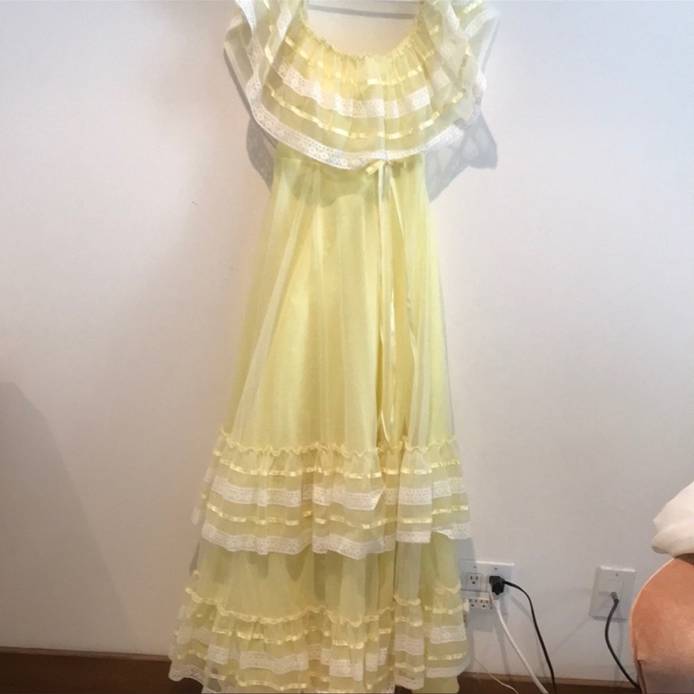 Vintage Yellow Garden Party Selkie vibes dress with petticoat
